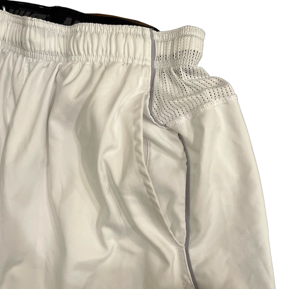 Men’s NikeFB Dri-Fit Shorts - Picture 3 of 6
